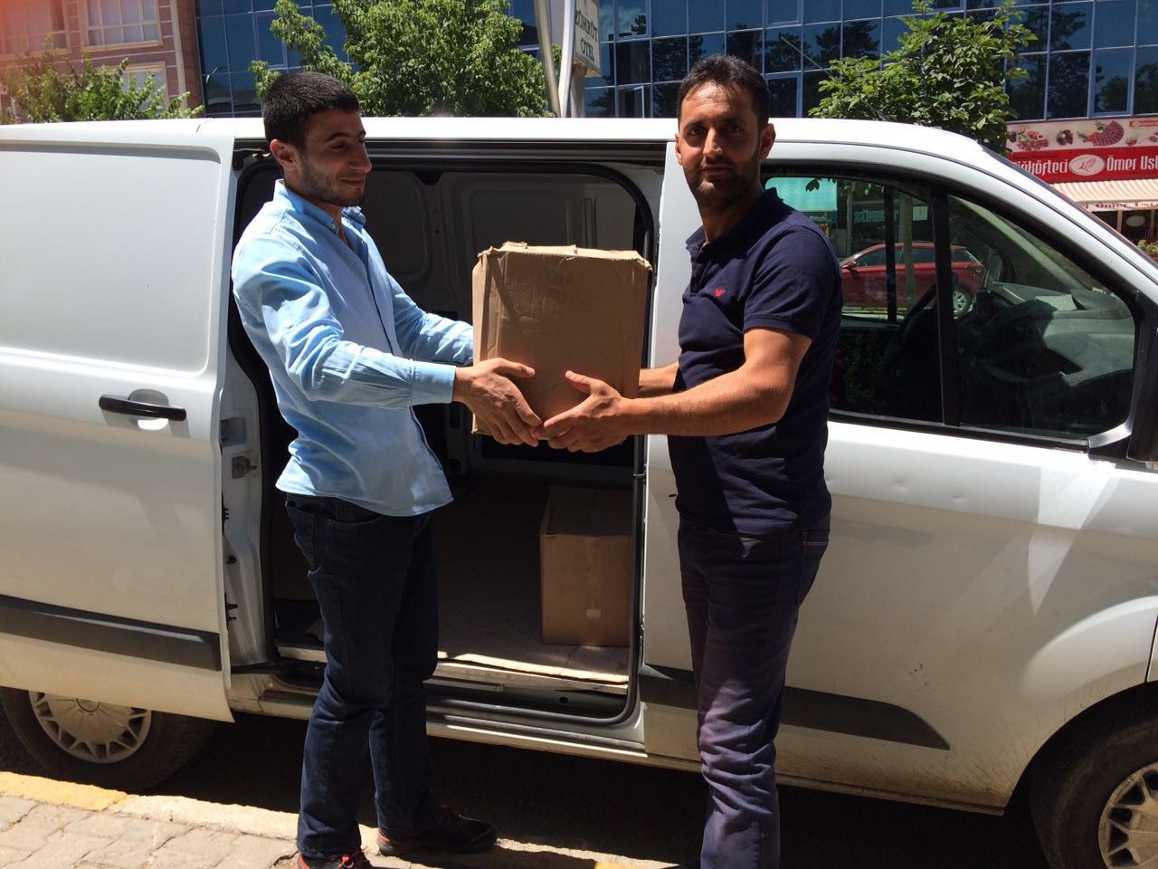 BORSAMIZDAN 1200 AİLEYE GIDA YARDIMI