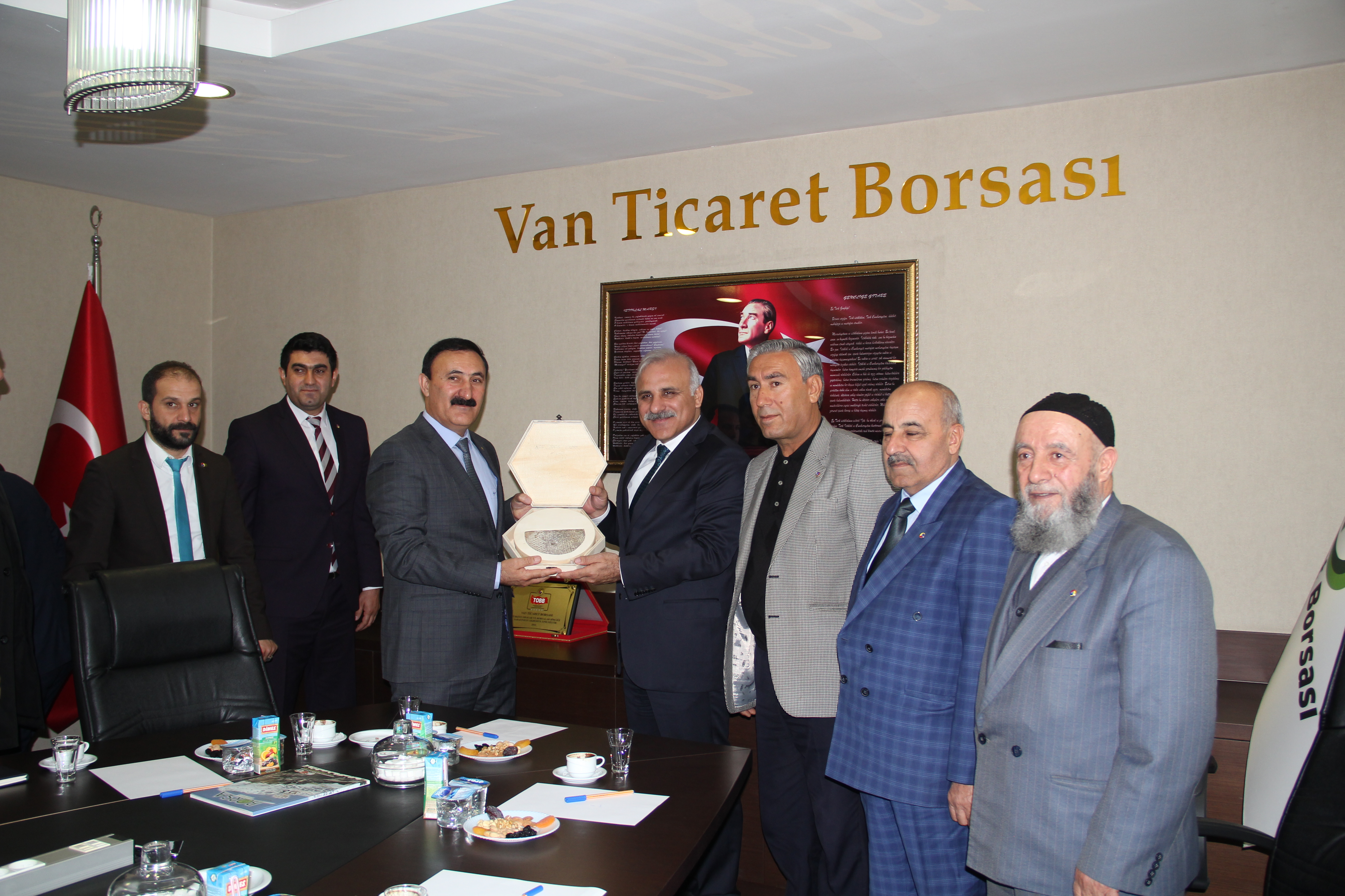 VALİ ZORLUOĞLU\'NDAN BORSAMIZA VEDA ZİYARETİ