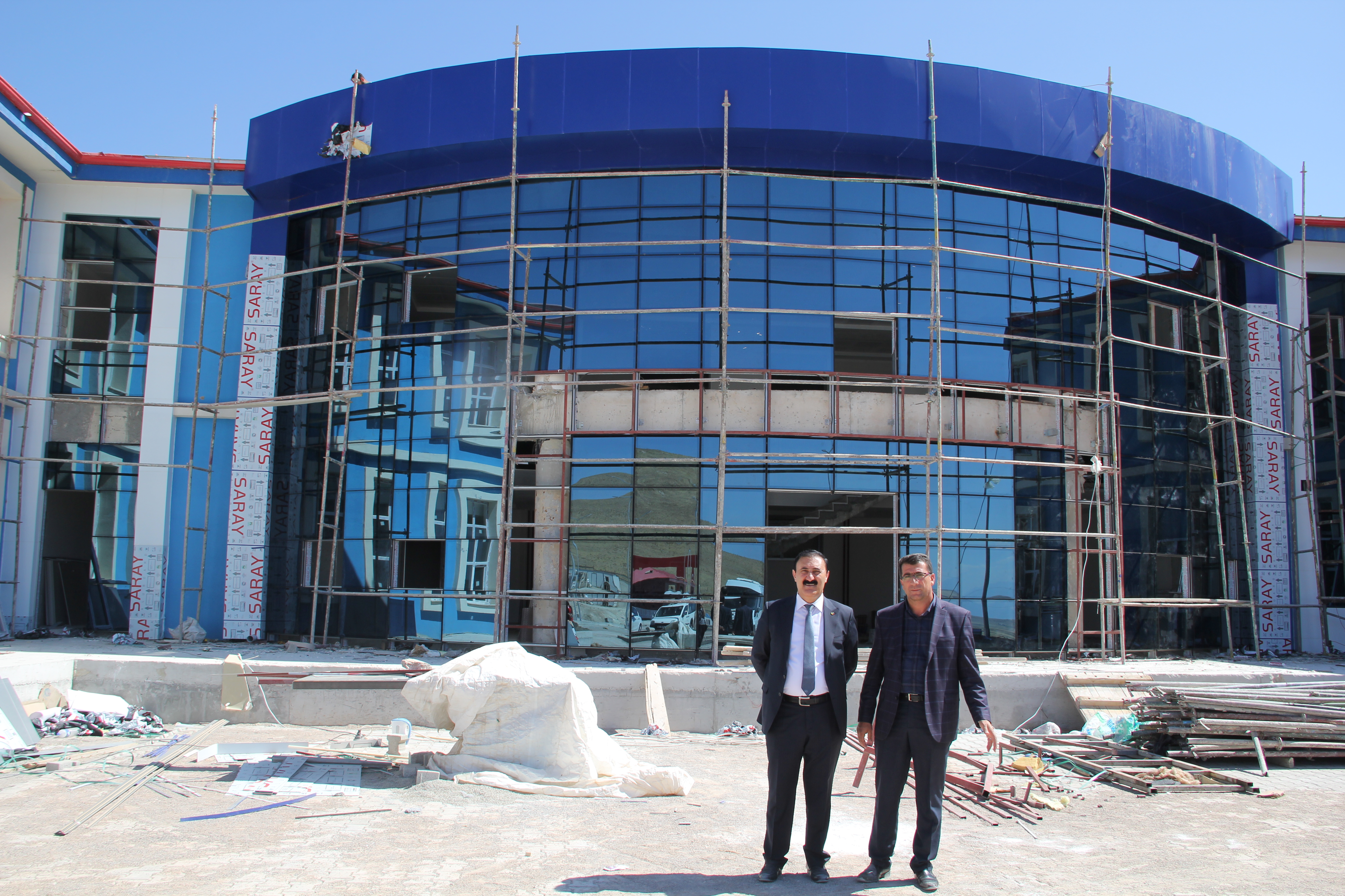 Başkan Süer\'den Van Et ve Süt Kombinası Müdürlüğü Binasında İnceleme