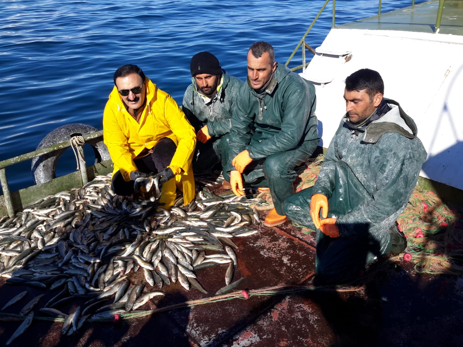 VAN BALIĞININ ÖNEMİNE DİKKAT ÇEKMEK İÇİN VAN GÖLÜ\'NE AÇILDIK