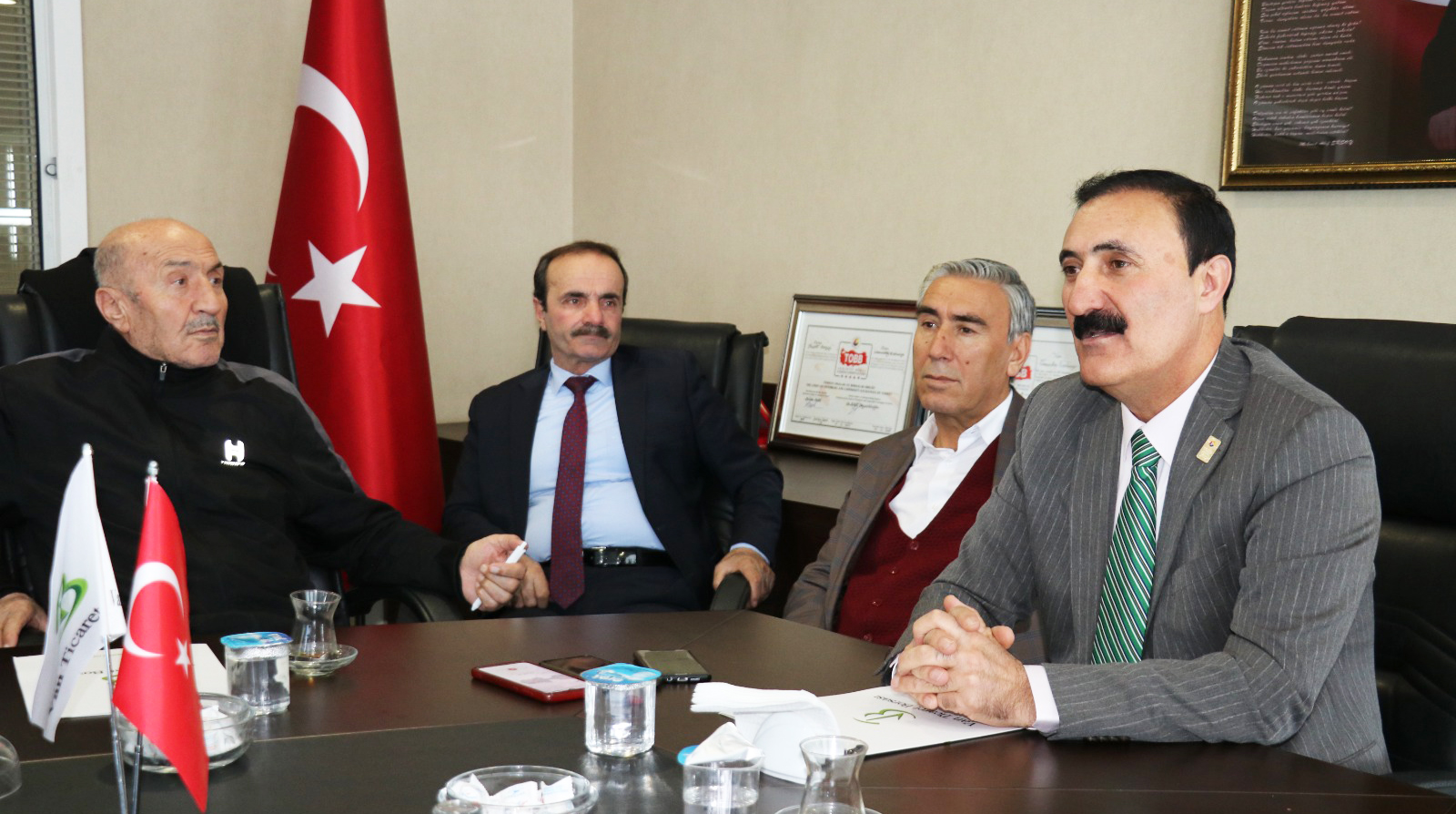 BAŞKAN SÜER GAZETECİLERLE BİR ARAYA GELDİ