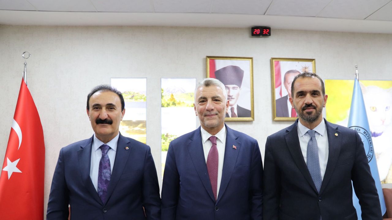Ticaret Bakanı Ömer Bolat Van’da Temaslarda Bulundu